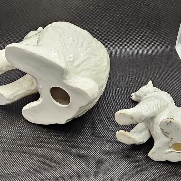 Polar Bears Statues - Picture 3 of 3